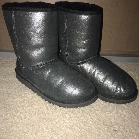 black shiny uggs black shiny uggs